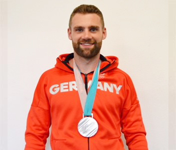 Eishockey Spieler Beratung Agentur Berater Michael Buehler Sana Hassan