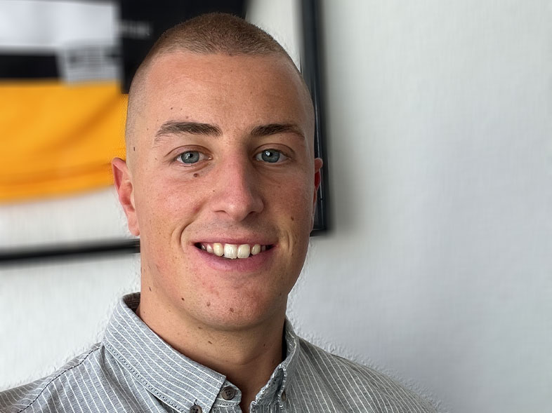 Eishockey Spieler Beratung Agentur Berater Michael Buehler Sana Hassan